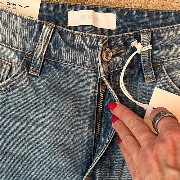 NWT Vervet Blue Olivia Wide Distressed Jeans - Picture 4 of 9